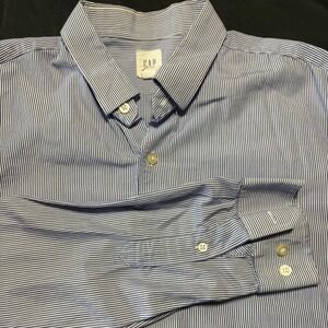 Gap Mens Blue White Striped Long Sleeve ButtonDown Cotton Shirt Large EUC Office
